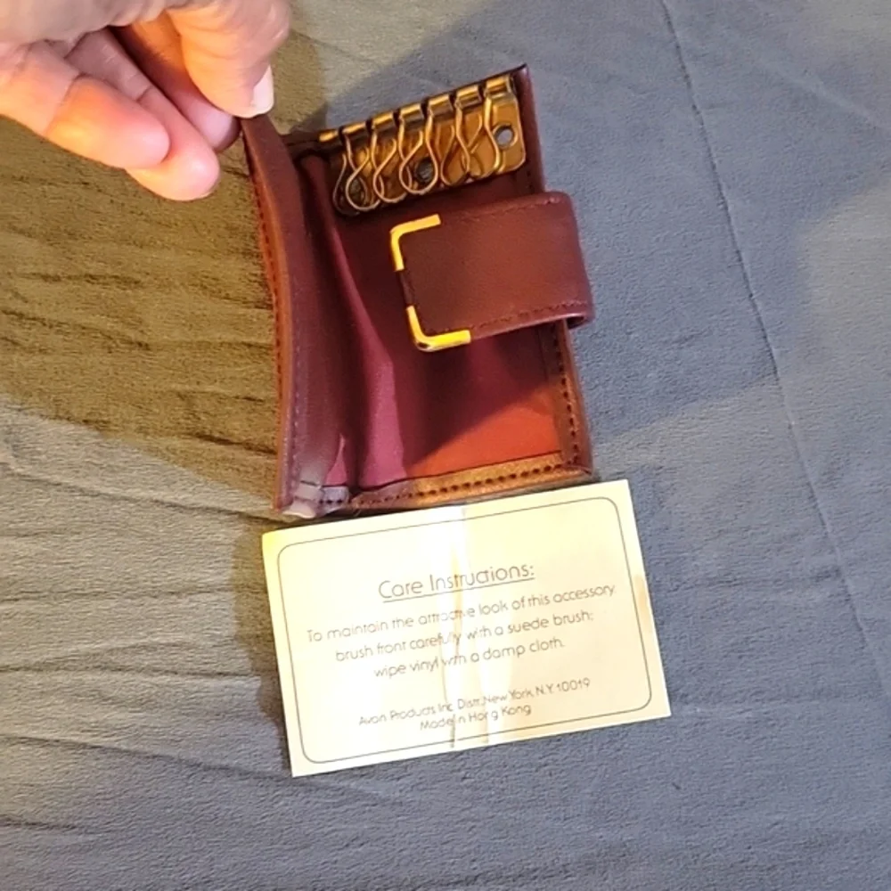 1981 Avon Burgundy Suede & Leather Keycase With Snap